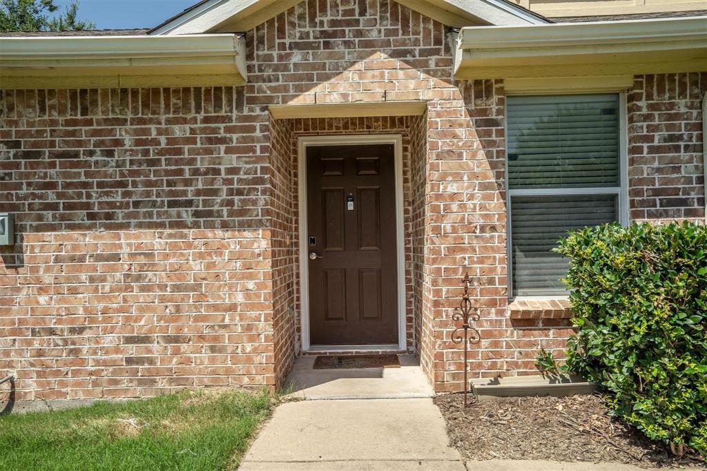 5315 Crimson Oaks Drive