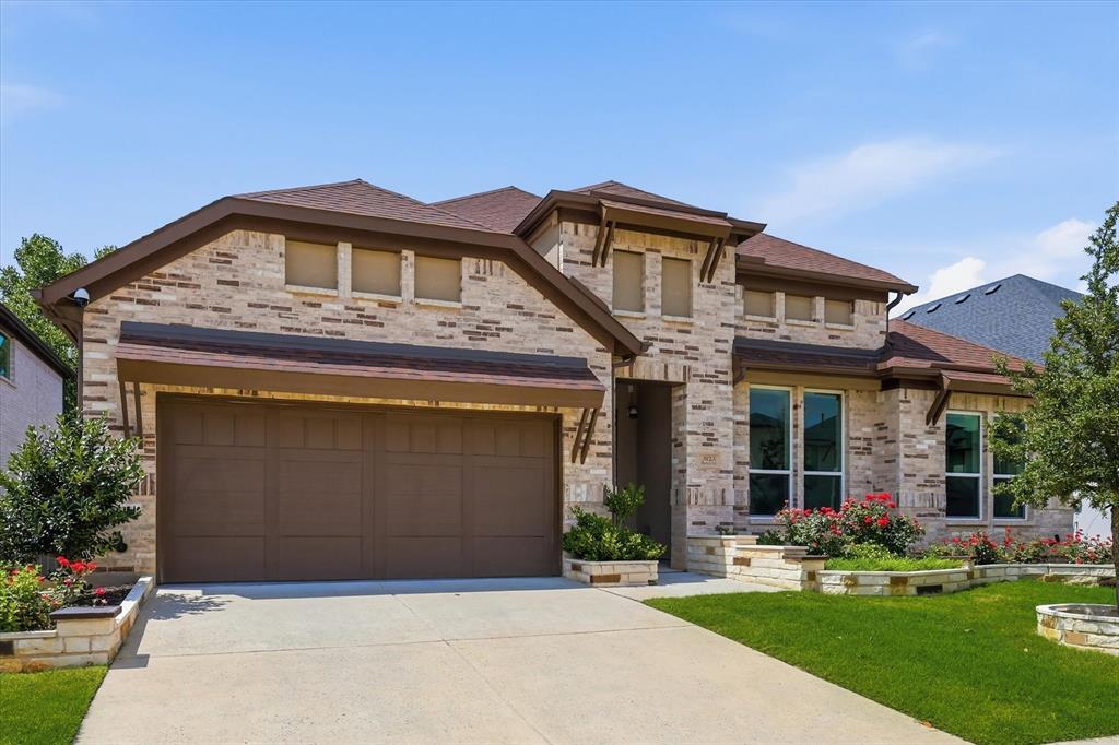3123 Warwick Trail