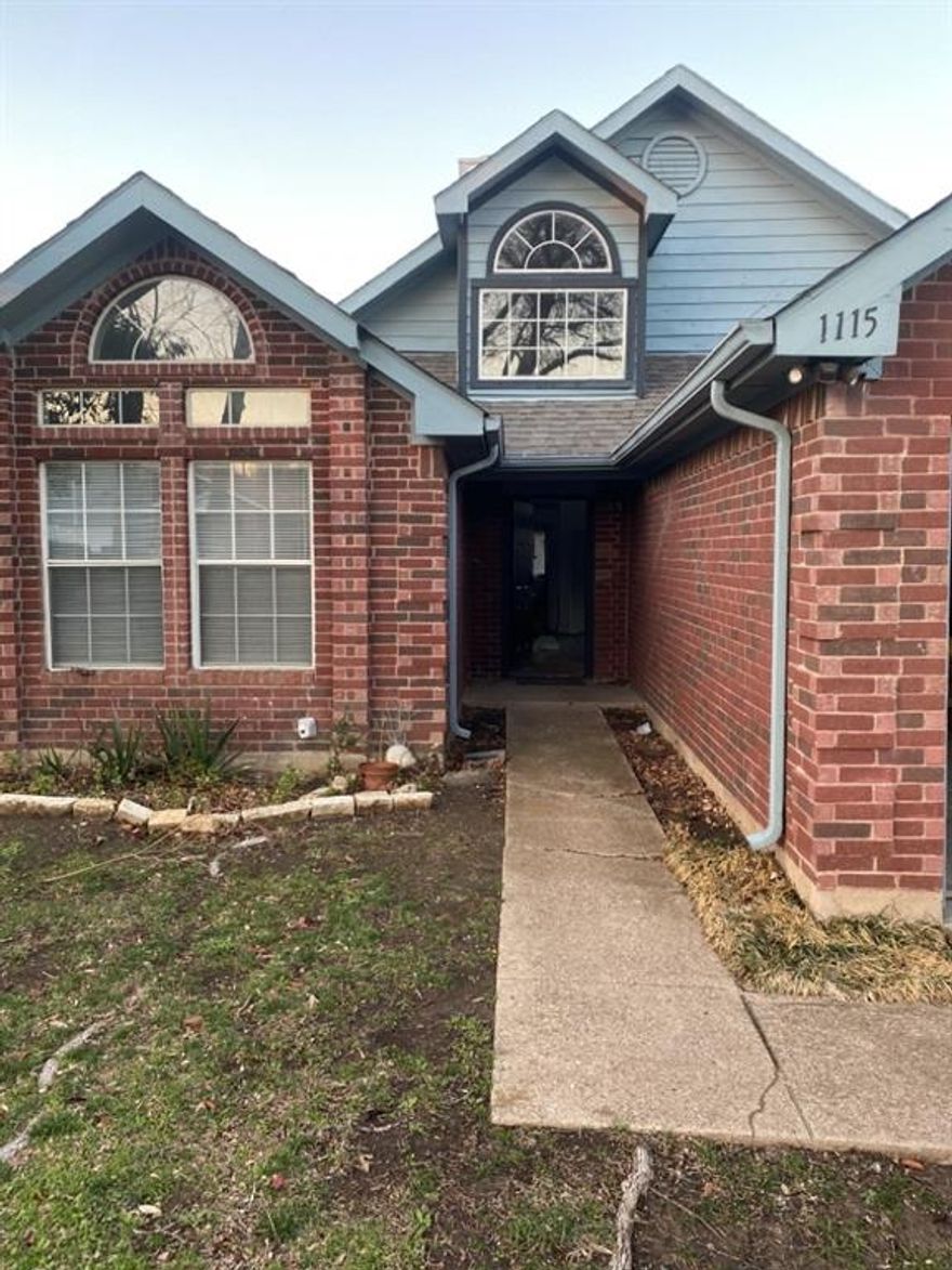 Rently Serial Number: 112660
Welcome to this beautiful home for rent in Arlington, TX! This spacious house offers three bedrooms and two bathrooms, making it the perfect place to call home. With a 12 or 15 month lease option, you can enjoy the comfort and convenience of this lovely property for an extended period. The house features vaulted ceilings, creating an open and airy atmosphere throughout. The attached two-car garage provides ample parking space and easy access to your vehicles. The fenced backyard offers privacy and a great space for outdoor activities. Inside, you'll find a cozy fireplace, perfect for those chilly evenings.The kitchen is equipped with a dishwasher and granite countertops, making meal preparation a breeze! The primary bedroom boasts a fireplace, creating a warm and inviting ambiance & dual sinks in the primary bathroom provide convenience, while the garden tub with jets offers a relaxing retreat.