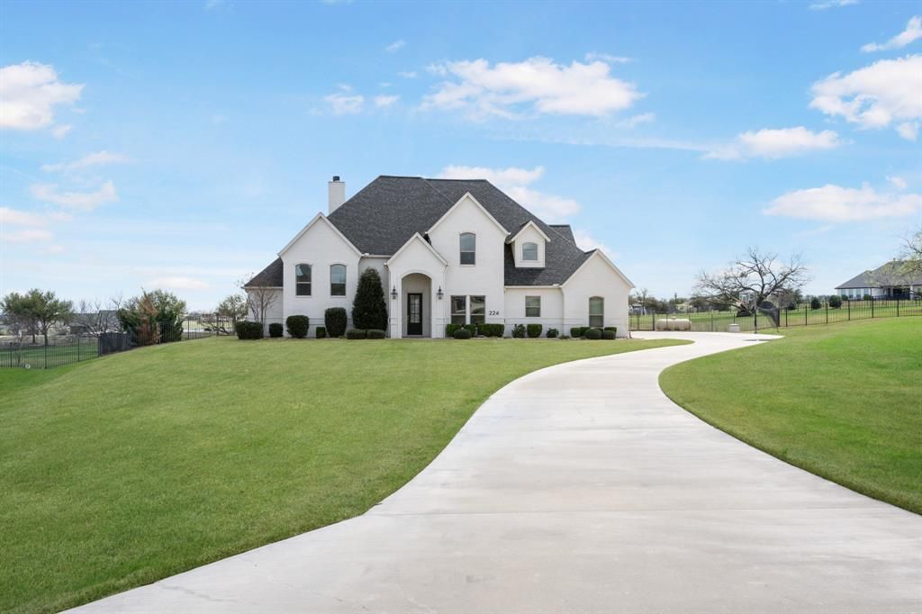 Photo of 224 Bearclaw Circle, Aledo, TX 76008 (MLS # 21208311)