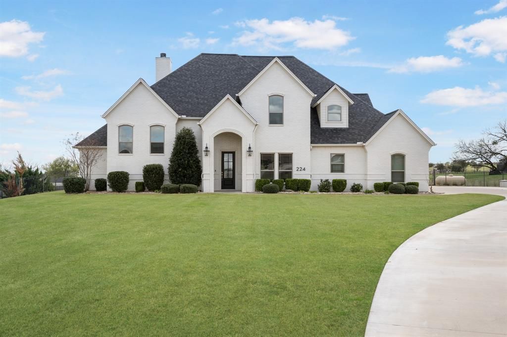 Photo of 224 Bearclaw Circle, Aledo, TX 76008 (MLS # 21208311)