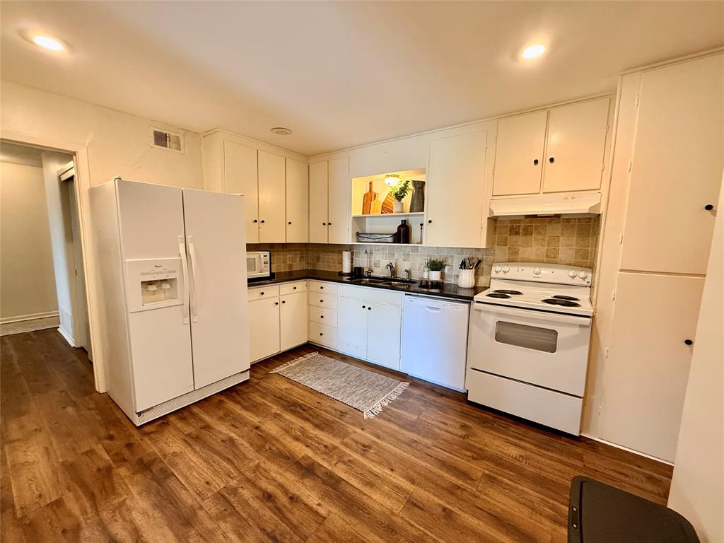 1346 Hillcrest Drive