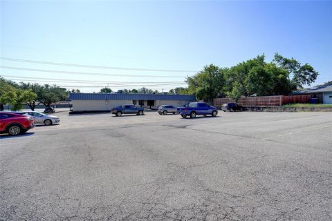 Tiny photo for 401 W Centerville Road #2, Garland, TX 75041 (MLS # 20944195)