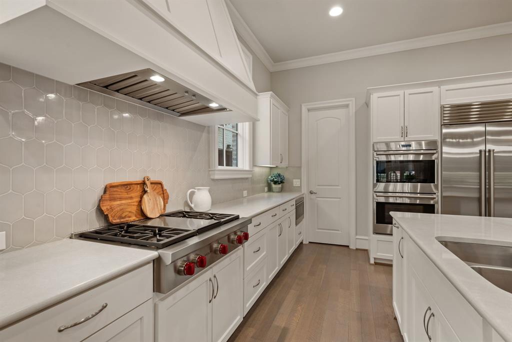 Lawn-Glen Abbey - Residential