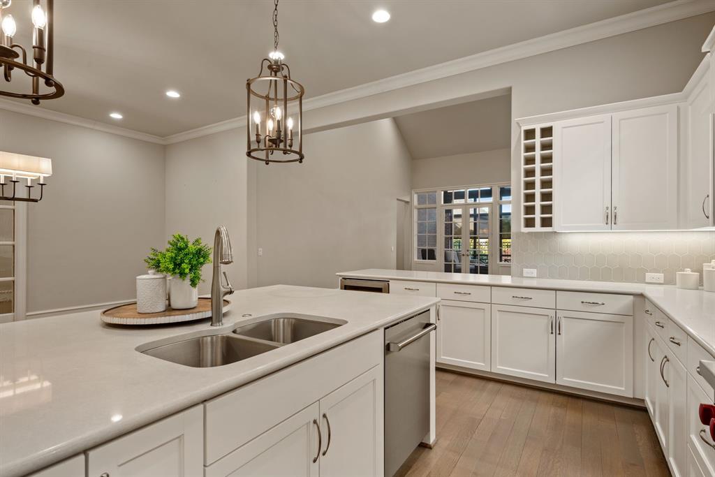 Lawn-Glen Abbey - Residential