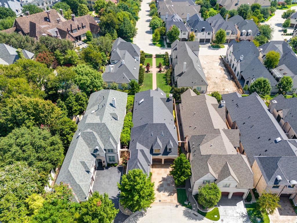 Lawn-Glen Abbey - Residential