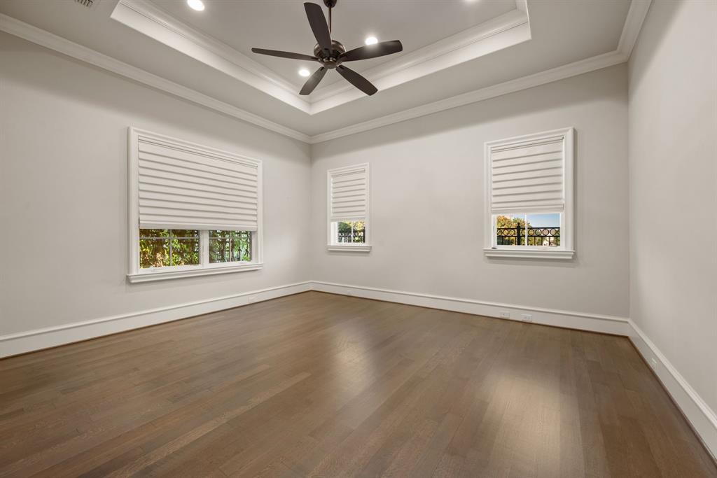 Lawn-Glen Abbey - Residential