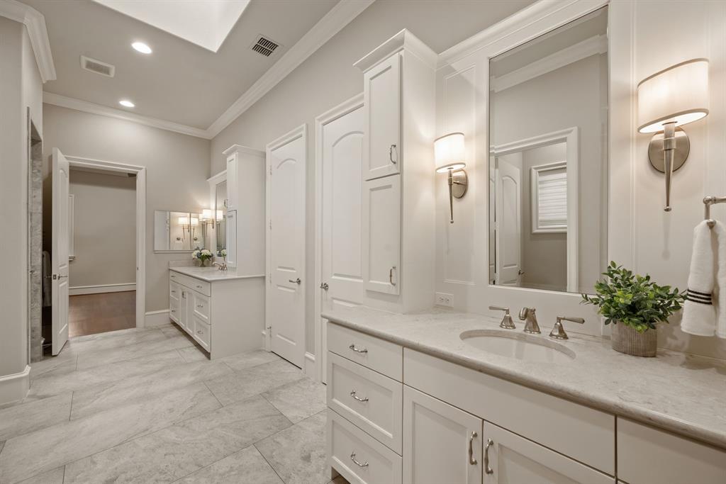 Lawn-Glen Abbey - Residential