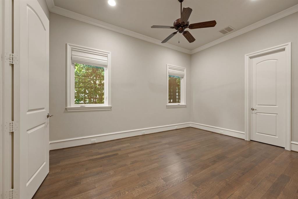 Lawn-Glen Abbey - Residential