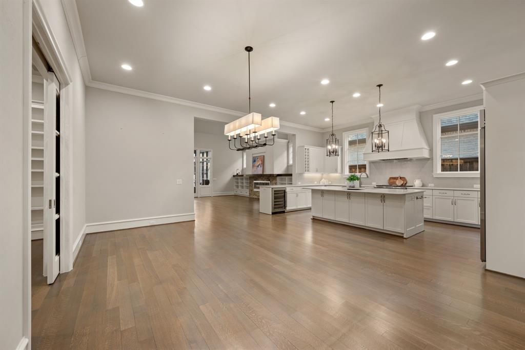 Lawn-Glen Abbey - Residential