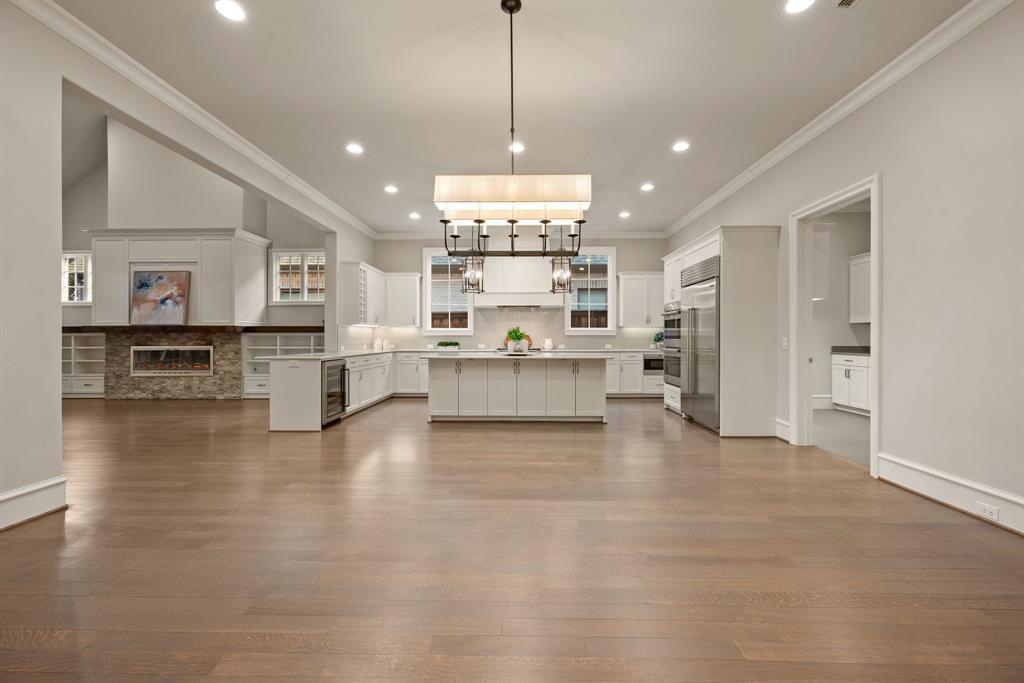 Lawn-Glen Abbey - Residential