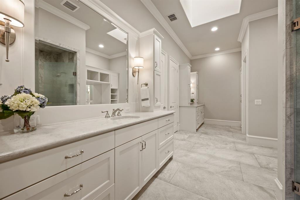 Lawn-Glen Abbey - Residential