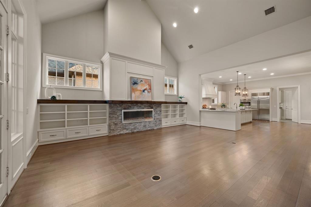 Lawn-Glen Abbey - Residential