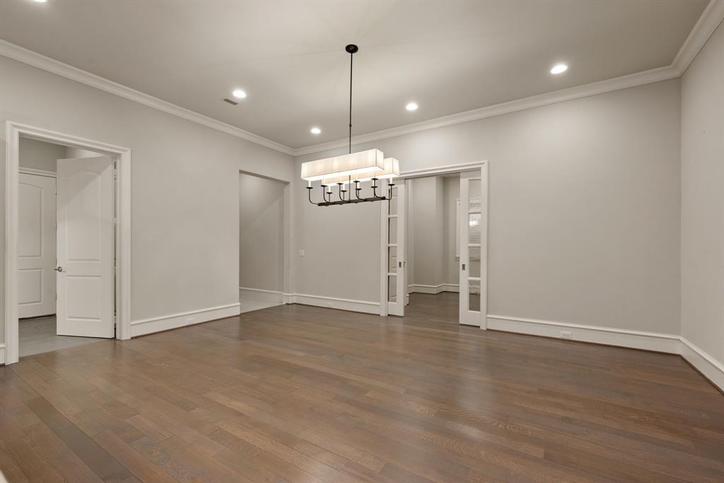 Lawn-Glen Abbey - Residential