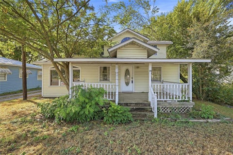 Photo of 207 E Fm 120, Pottsboro, TX 75076 (MLS # 21393442)