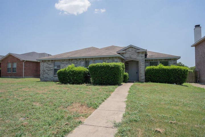Photo 1 of 15 — 1420 Bumble Bee Drive, Lancaster, TX 75134