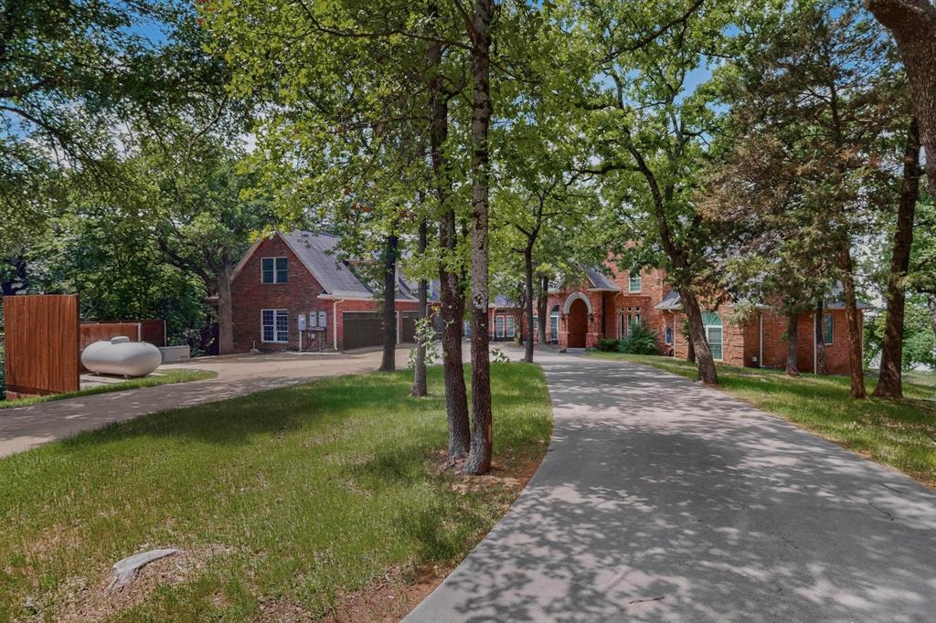 Emerald Sound At Lake Lewisvil - Residential