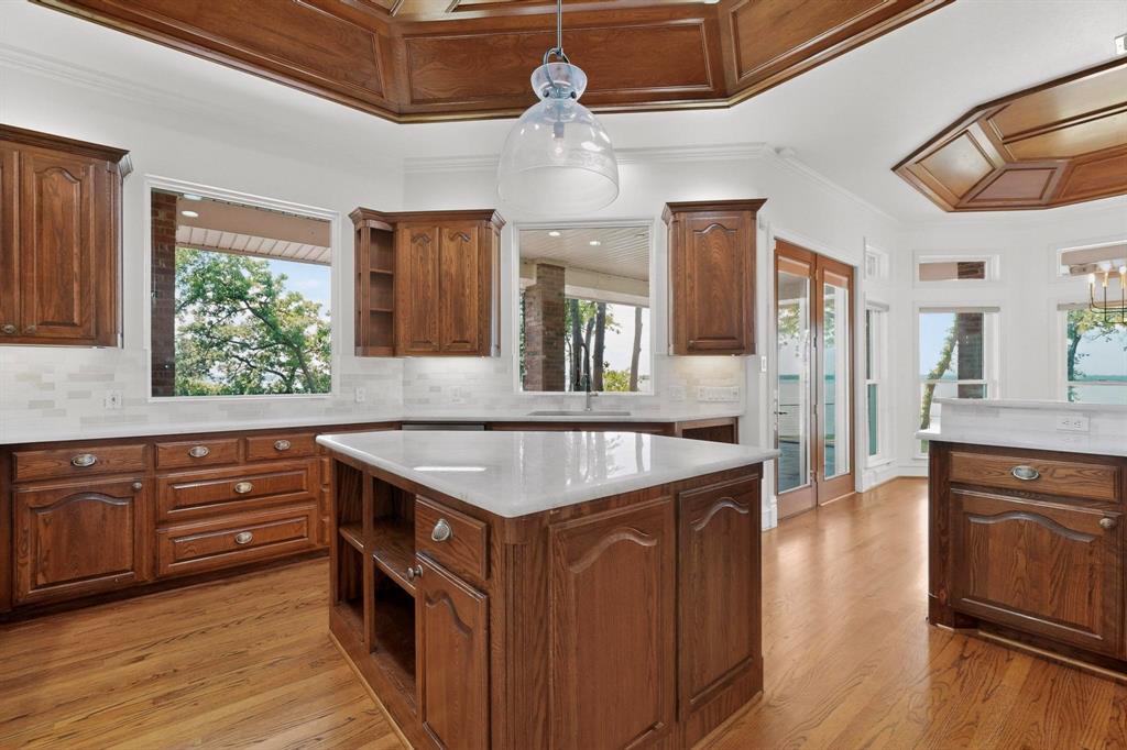 Emerald Sound At Lake Lewisvil - Residential