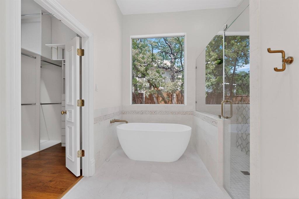 Emerald Sound At Lake Lewisvil - Residential