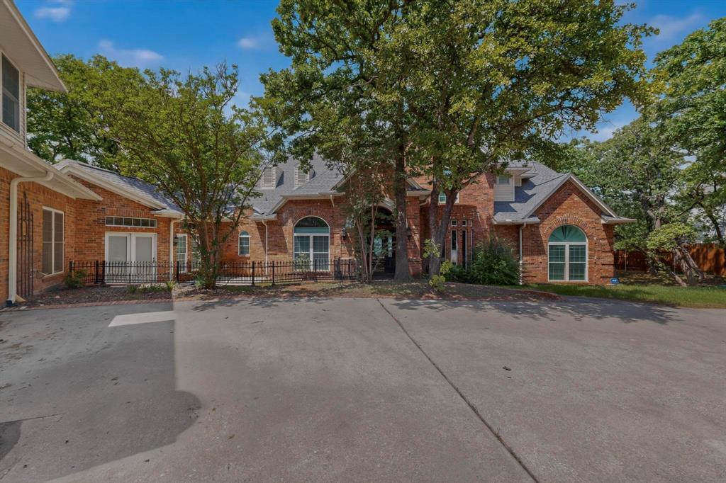 Emerald Sound At Lake Lewisvil - Residential