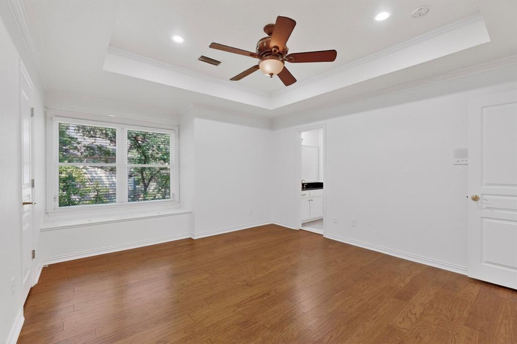 Emerald Sound At Lake Lewisvil - Residential