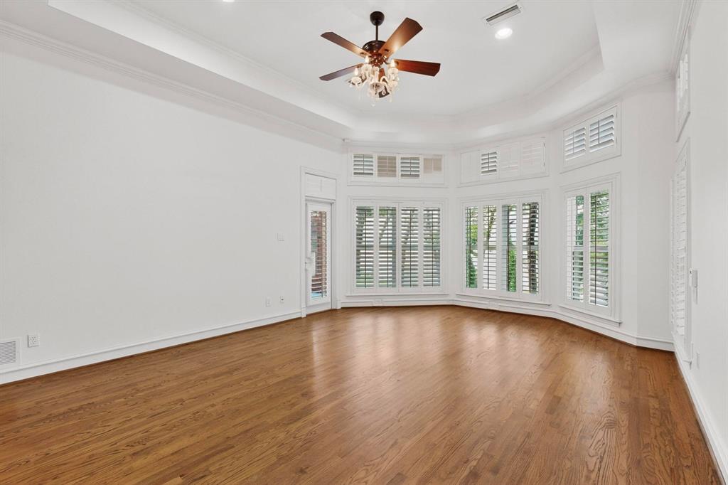 Emerald Sound At Lake Lewisvil - Residential