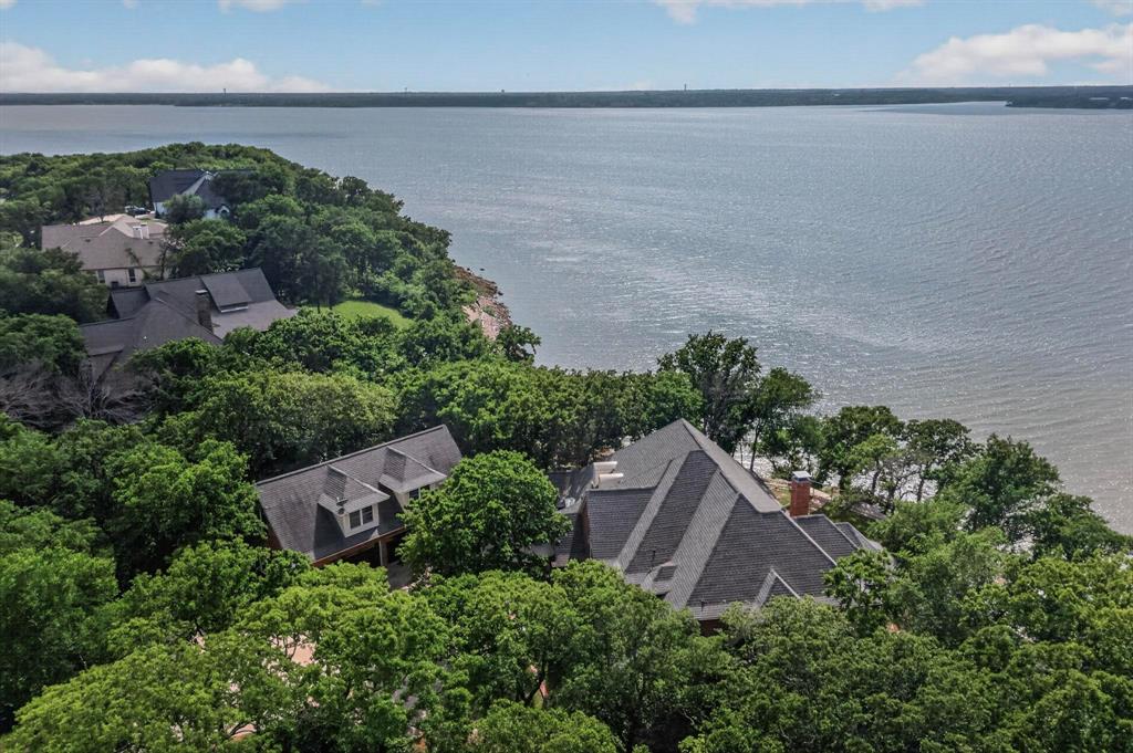 Emerald Sound At Lake Lewisvil - Residential