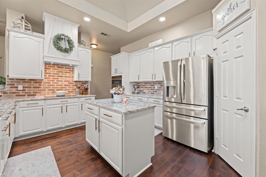 3211 Golden Oaks Circle Circle