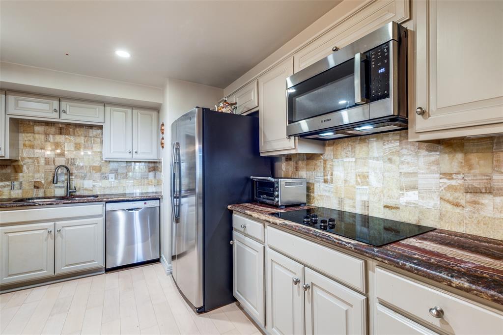 Bonaventure Condos - Residential