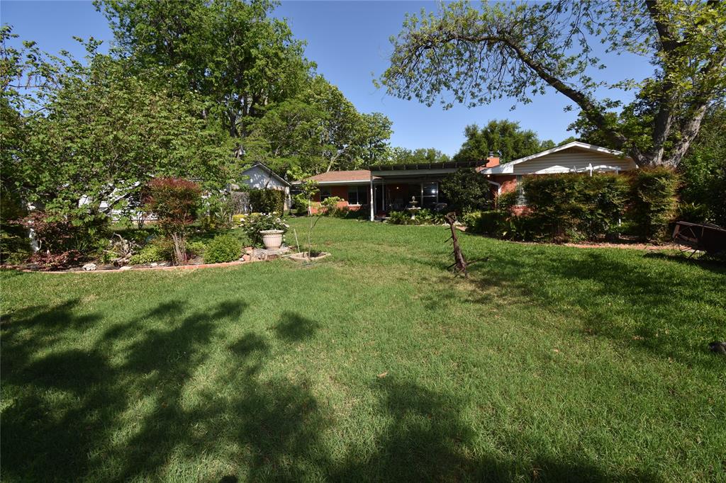 7300 Greenhaven Drive