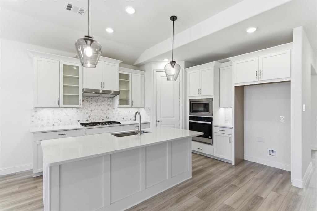 ASHFORD PARK - Residential