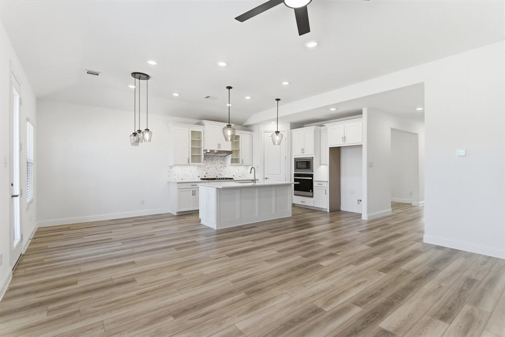 ASHFORD PARK - Residential