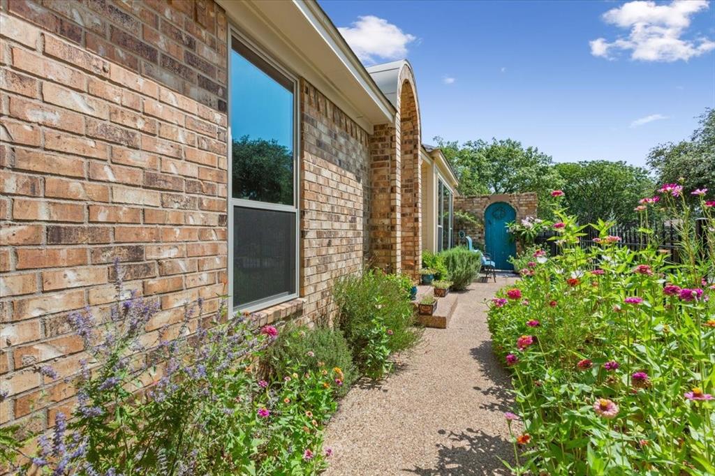 44 Sugar Creek Place