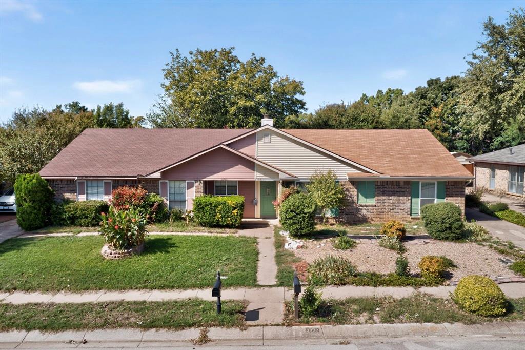 2911 Gray Oak Drive