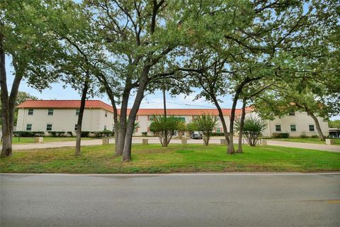 1401 Forest Edge Drive 21 Arlington TX 76013