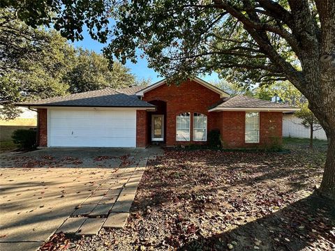 205 N Meadowview Drive Waxahachie TX 75165