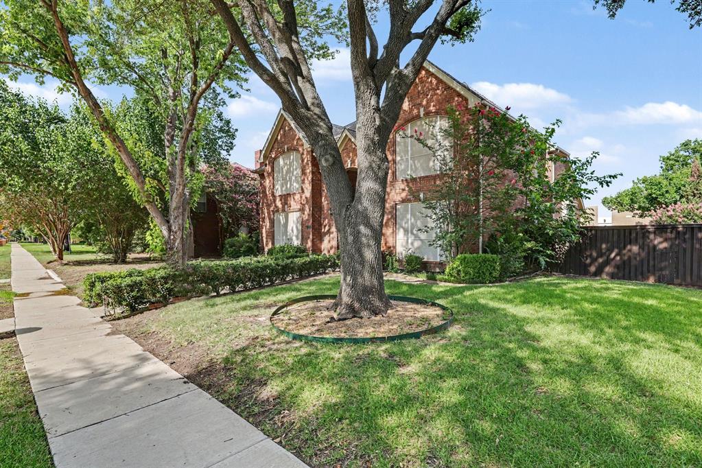 7004 Hillview Drive