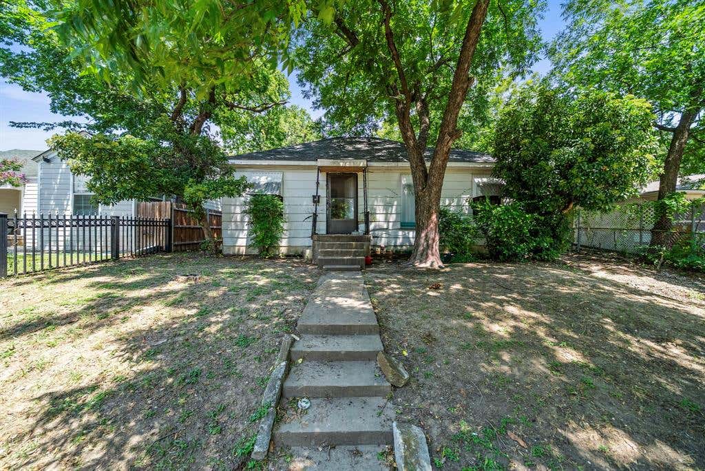 Photo of 2942 Maryland Avenue, Dallas, TX 75216 (MLS # 21319559)