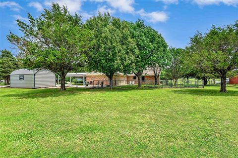 A home in Whitesboro