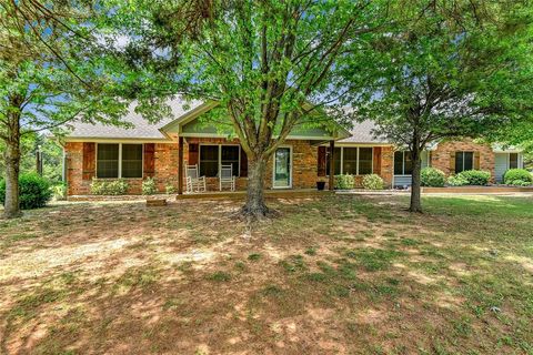 A home in Whitesboro