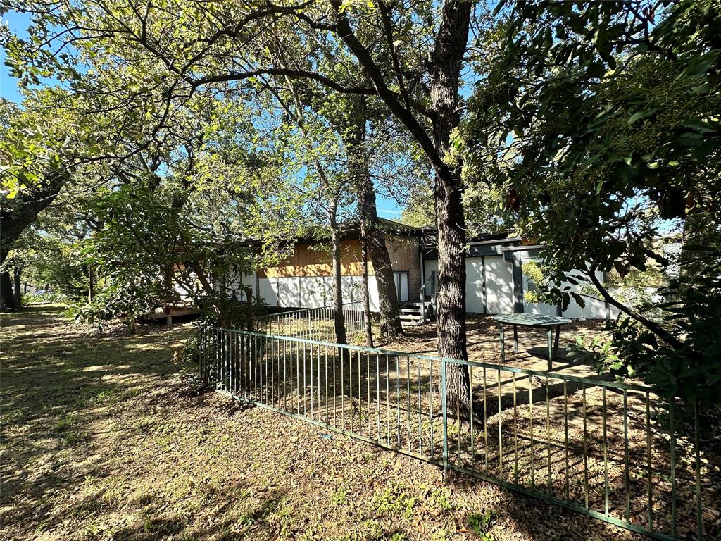 6209 Forest Hill Drive
