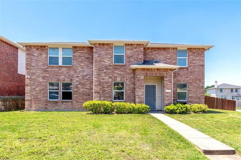 Photo of 2801 Kerrville Drive, Mesquite, TX 75181 (MLS # 21263405)