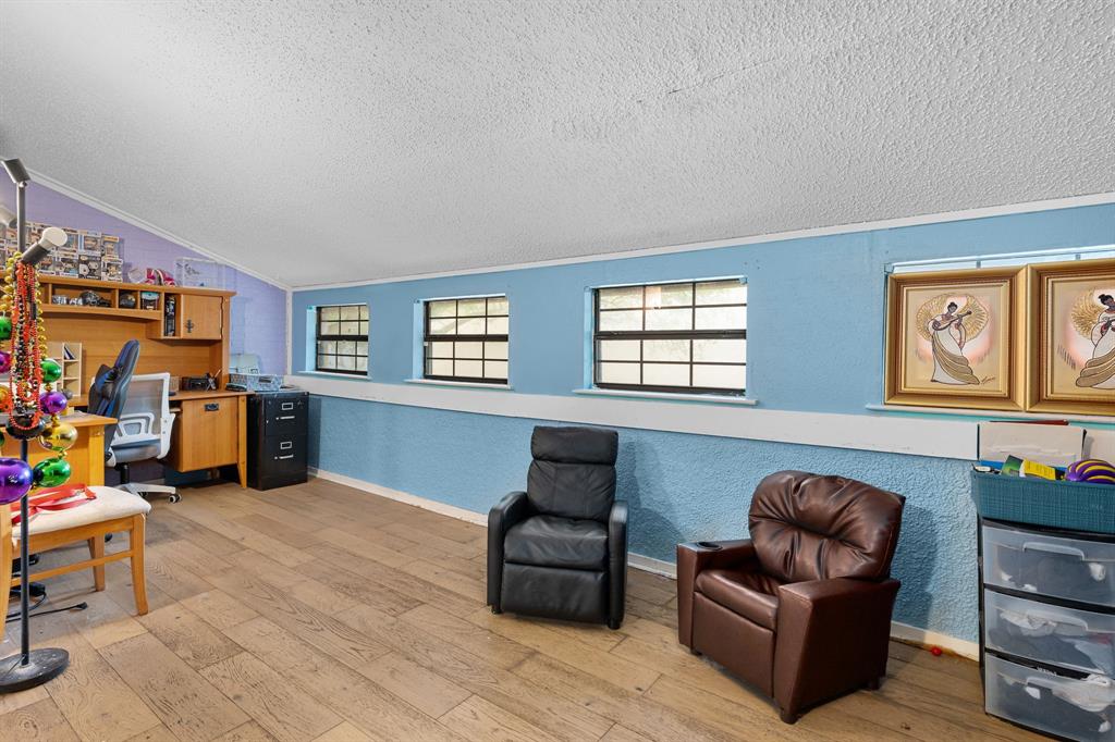 1802 Navajo Place 1802