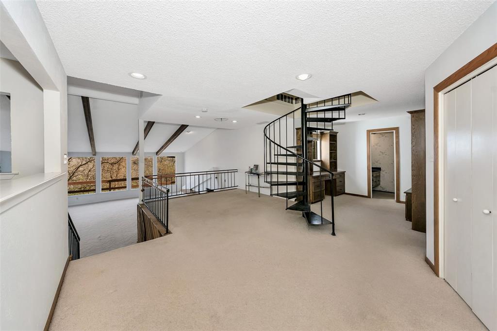 245 Sandy Lane