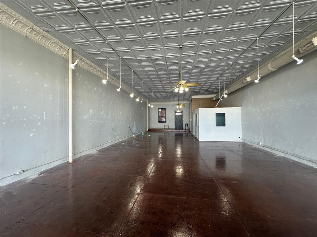 Wm Neill - Commercial Lease