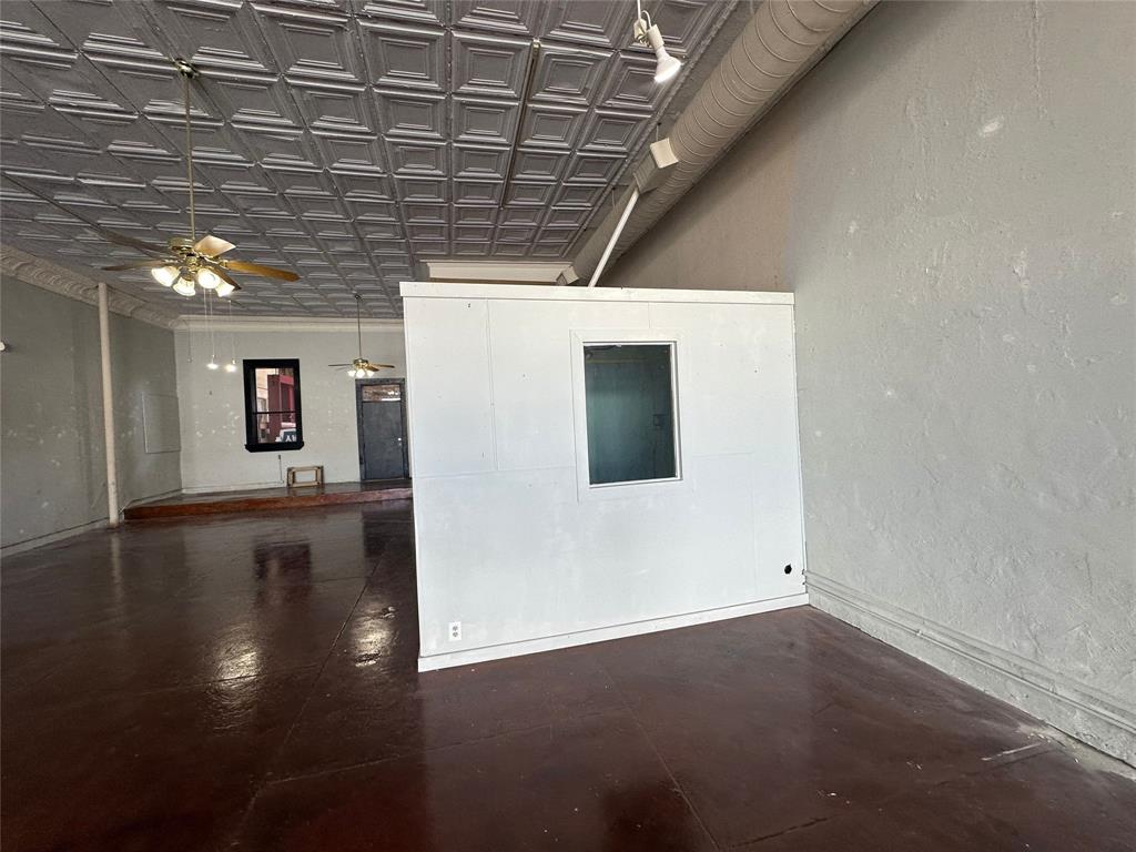 Wm Neill - Commercial Lease