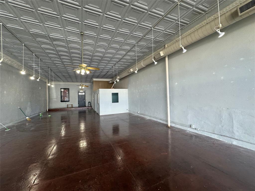 Wm Neill - Commercial Lease