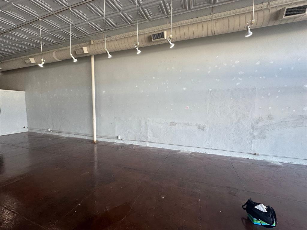 Wm Neill - Commercial Lease