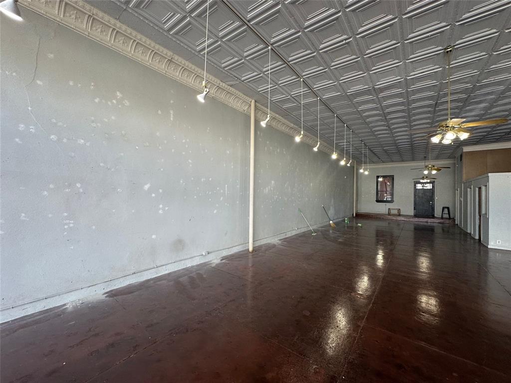 Wm Neill - Commercial Lease