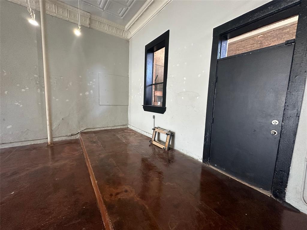 Wm Neill - Commercial Lease